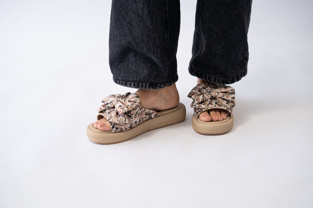 Sandalia Flora Beige